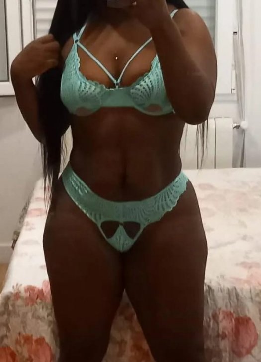 Maya lindissima envolvente morena atrevida Maya lindissima envolvente morena atrevida