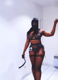 935940740 AFRICANA RECÉM CHEGADA LINDA