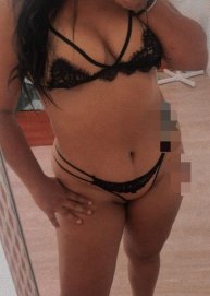 Lais envolvente morena sedutora educada